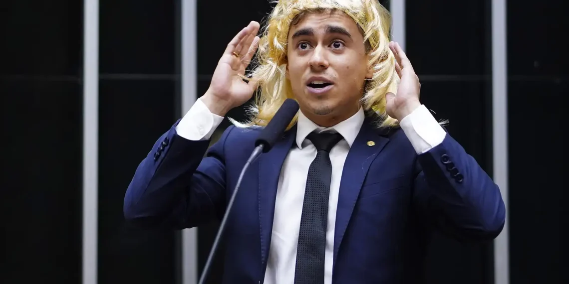 Nikolas Ferreira é condenado a pagar R$ 200 mil por discurso contra trans na Câmara