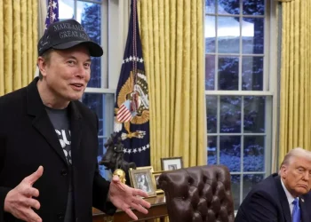 Trump diz que musk é um drogado e sinaliza que pode deportá lo